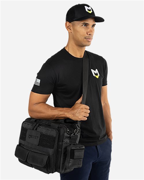 15 Commander 15L Black Shoulder Bag