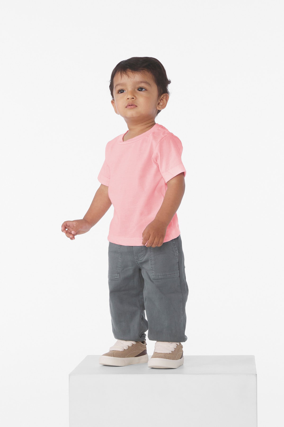 BC3001B_pink_model_front.jpg