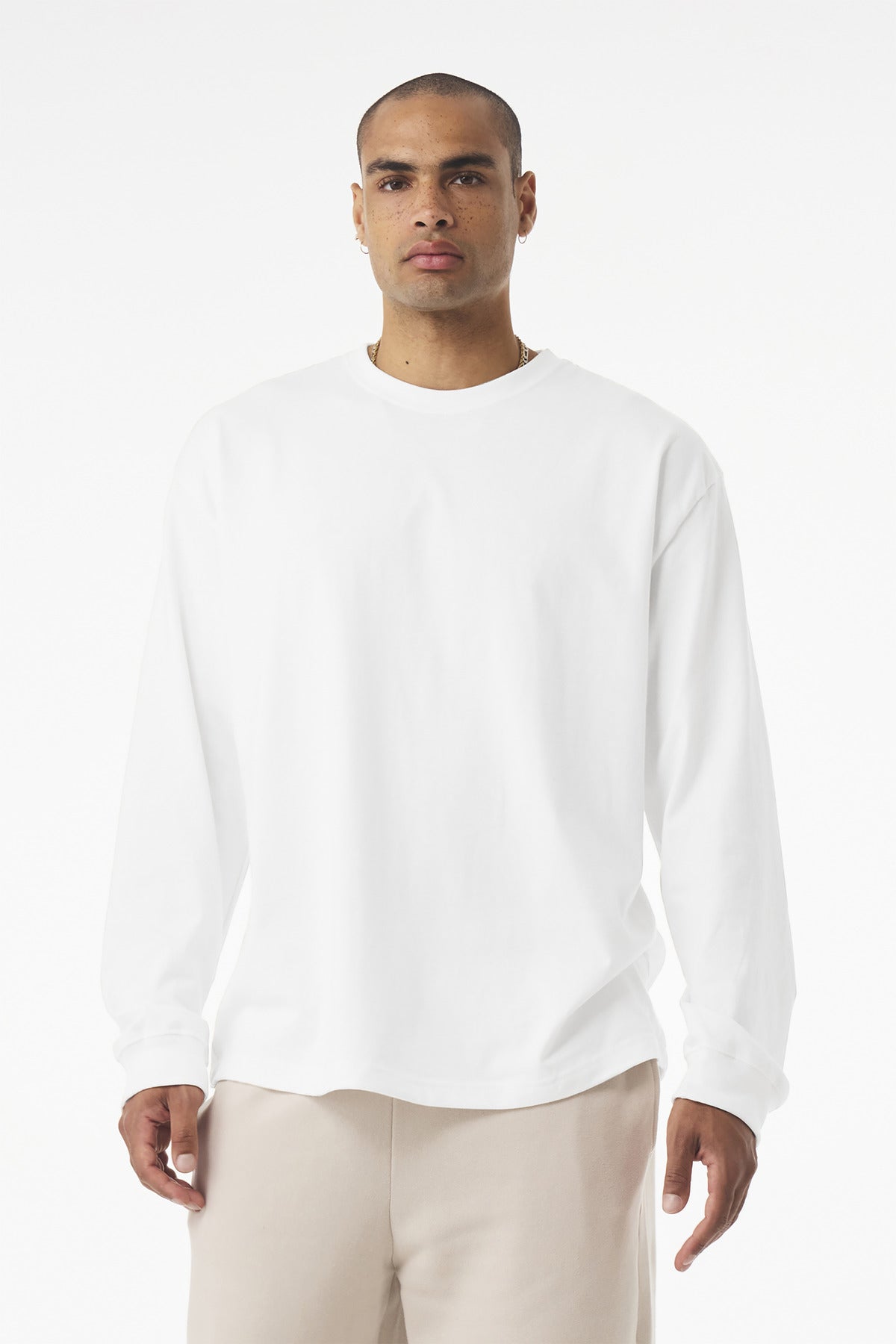 BC4651_white_model_front.jpg