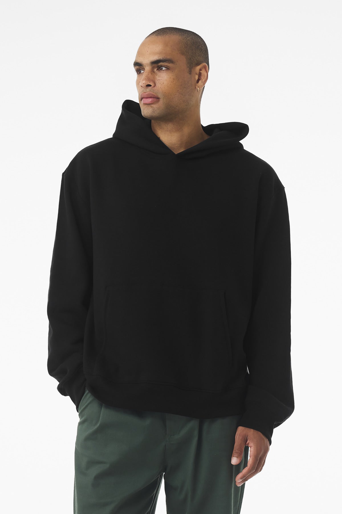BC4719_black_model_front.jpg