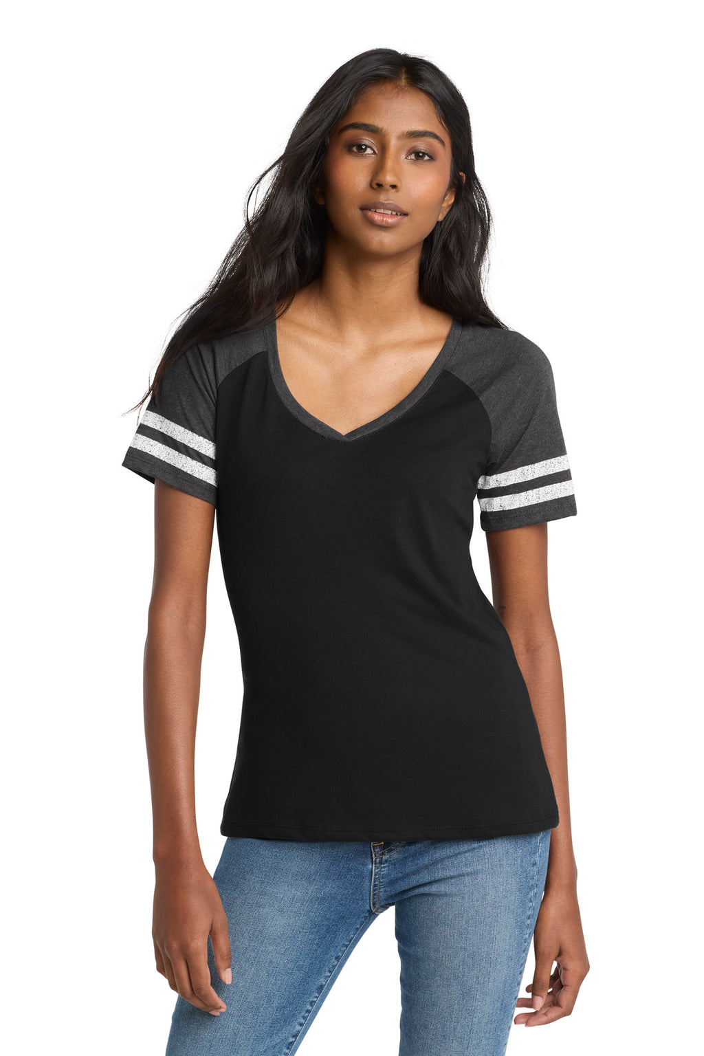DM476_blackheatheredcharcoal_model_front.jpg