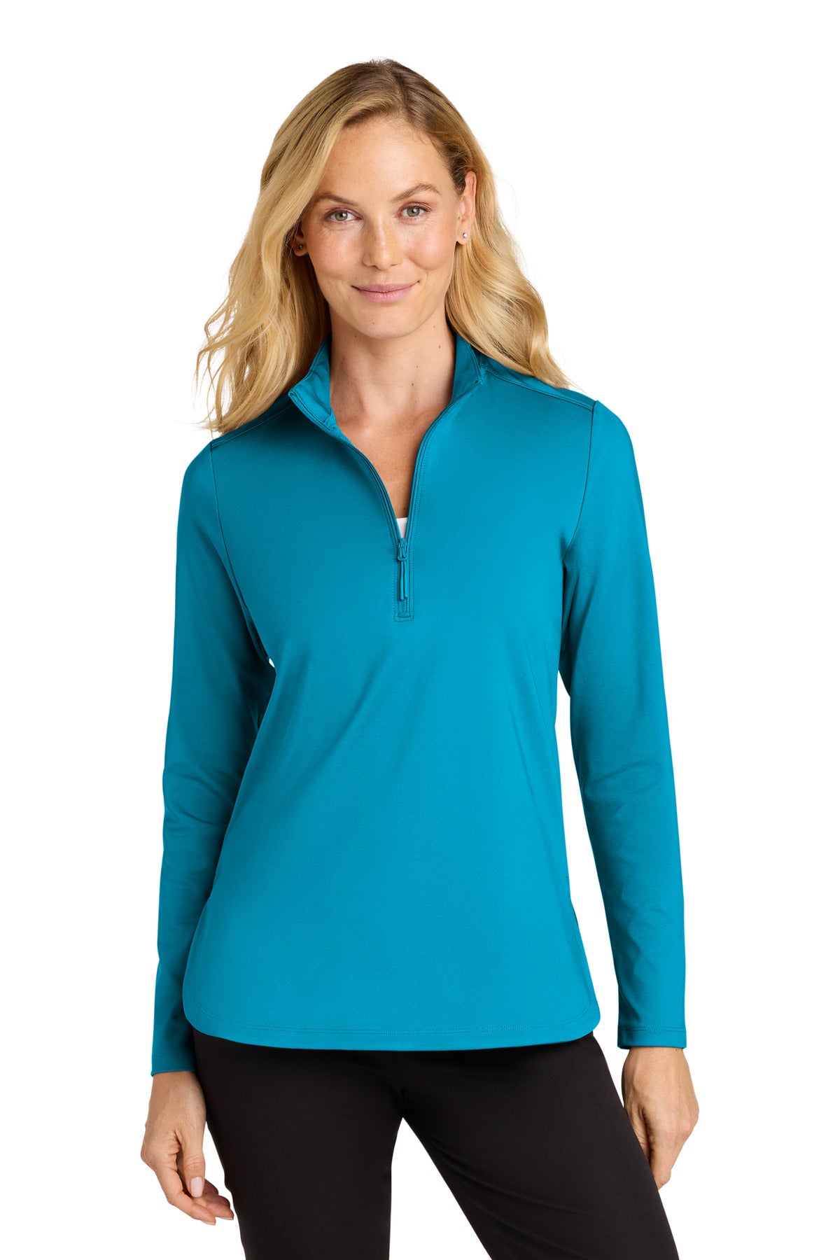LK880_parcelblue_model_front.jpg