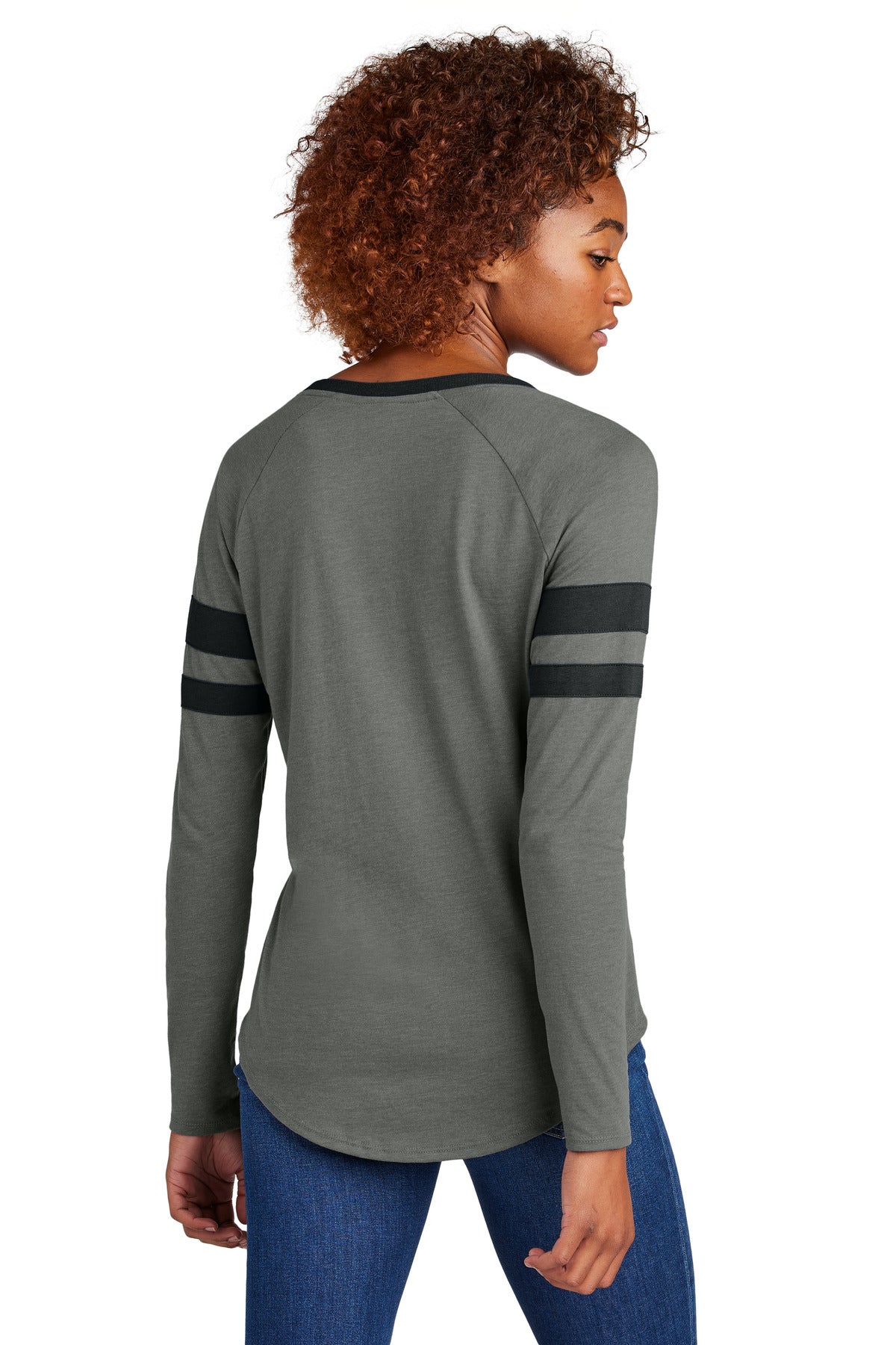 LST6043_blackvintageheather_model_back.jpg