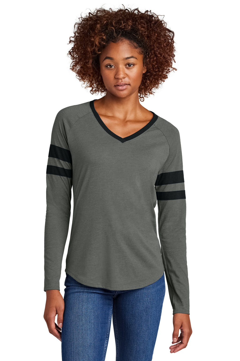 LST6043_blackvintageheather_model_front.jpg