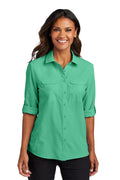 LW960_BRIGHTSEAFOAM_Model_Front.jpg