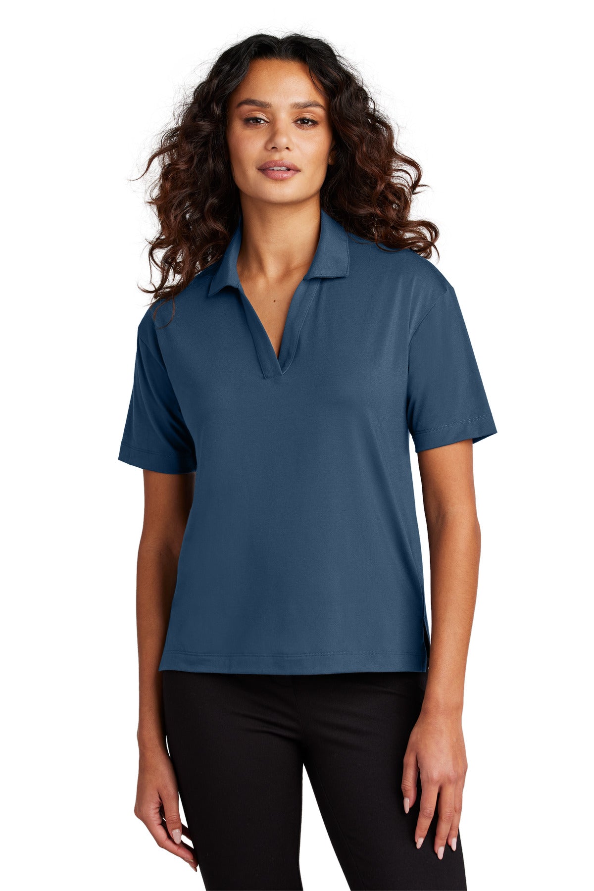 MM1015_insigniablue_model_front.jpg