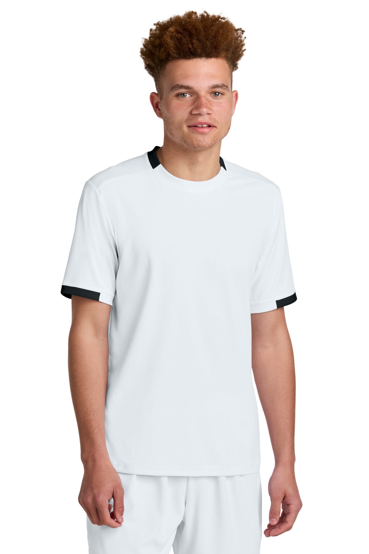 ST440_whiteblack_model_front.jpg